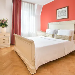 Hotel Suite Home Prague מלון דירות